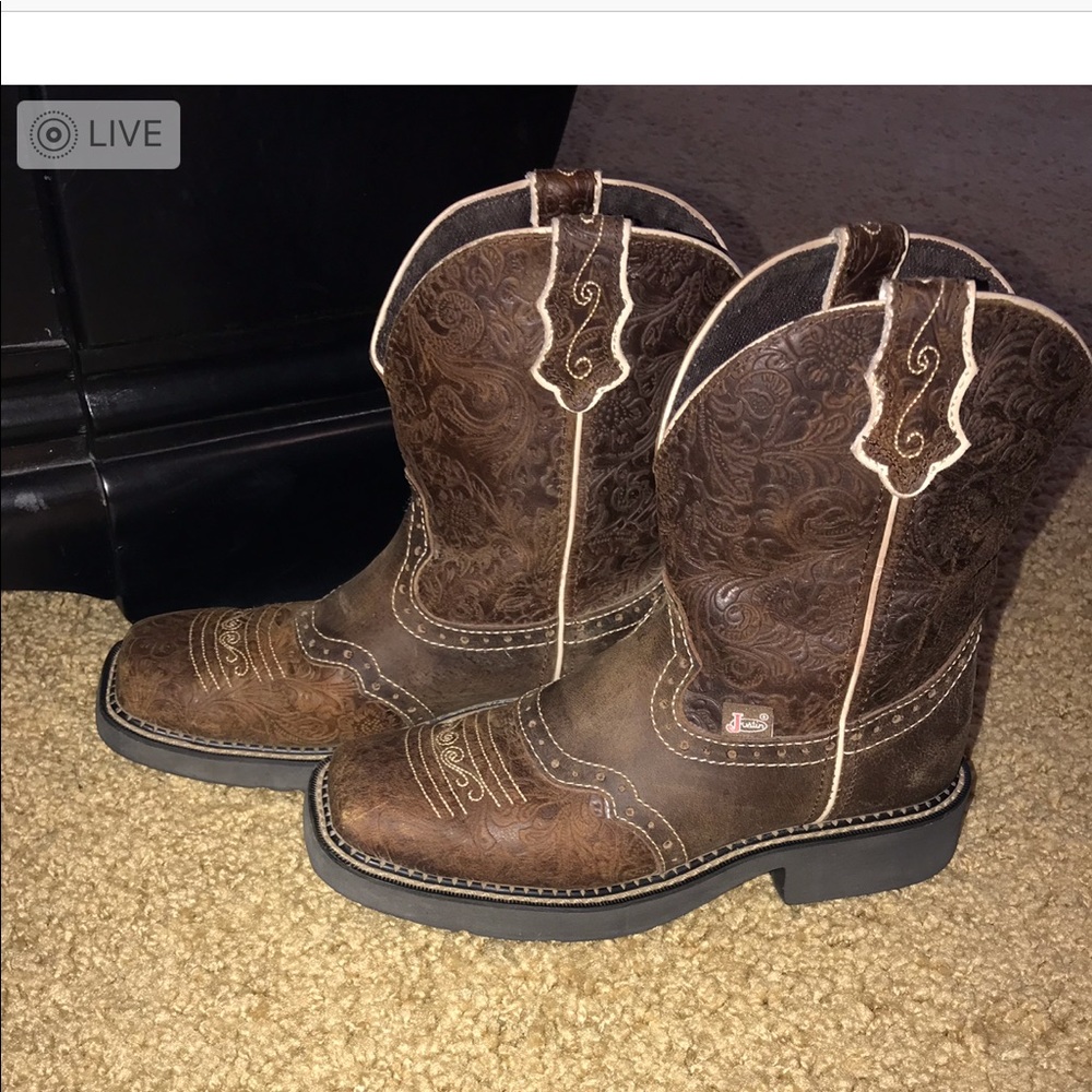 Women’s Justin Boots size 8